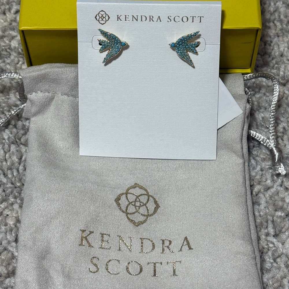 NWT Kendra Scott Melody Bird Gold Stud Earrings - Picture 4 of 7